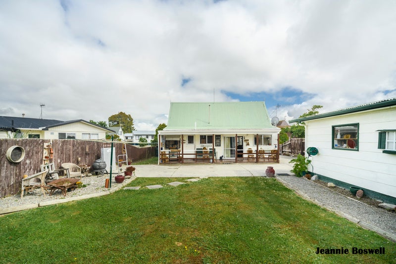 50 Rhodes Drive, Kelvin Grove, Palmerston North - Carousel 2