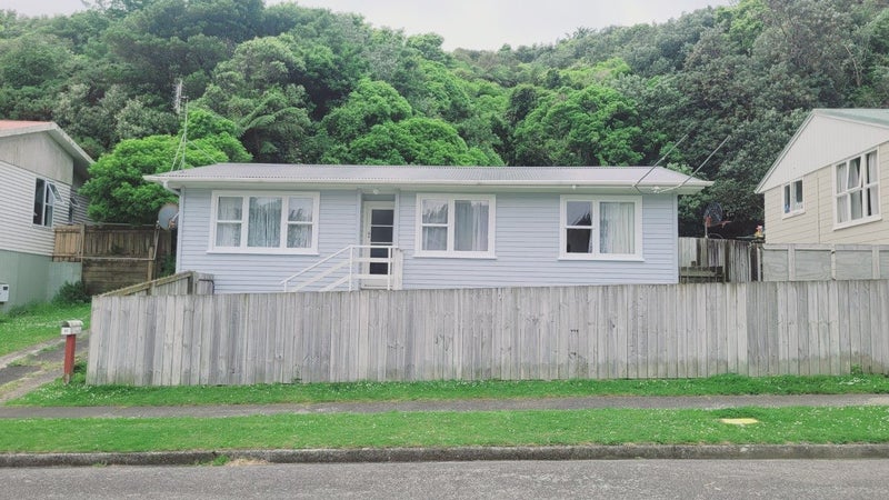 44 Cardiff Crescent, Cannons Creek, Porirua - Carousel 1