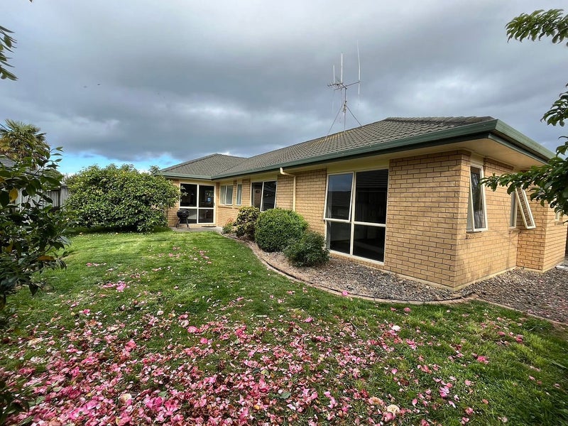 3 Cairns Crescent, Rototuna, Hamilton - Carousel 18