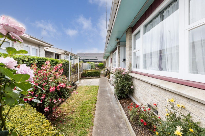 2/210A Grove RD, Mayfair, Hastings - Carousel 1