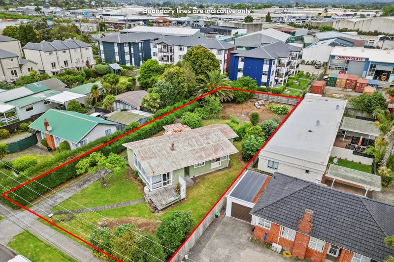 10 Keeling Road, Henderson, Auckland - Carousel 1