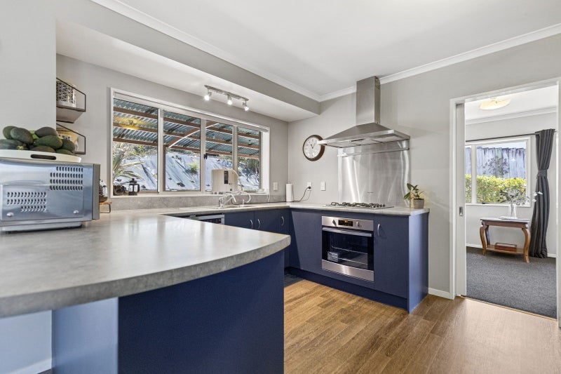 37 Discovery Drive, Flagstaff, Hamilton - Carousel 2