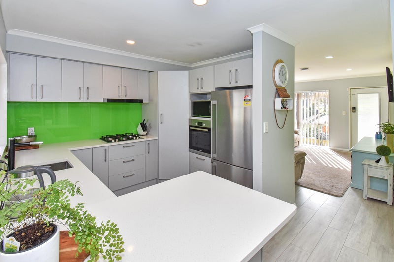 8 Wairere Road, The Gardens, Auckland - Carousel 2