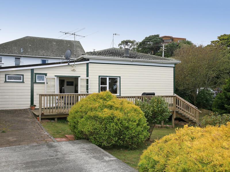 2 Pekanga Road, Normandale, Lower Hutt - Carousel 1