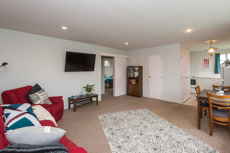 2/296 Pages Road, Wainoni, Christchurch - Carousel 2