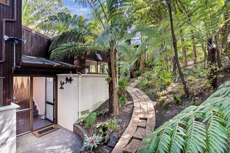 9B Raymond Terrace, Northcote, Auckland - Carousel 1