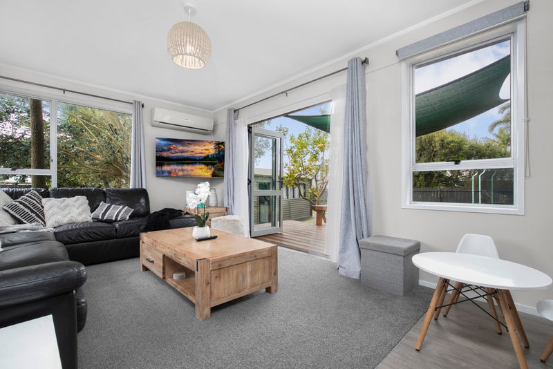 18 Crispian Place, Weymouth, Auckland - Carousel 2