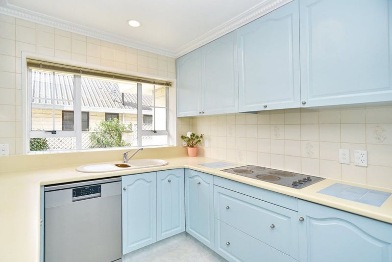 2/2 Valley Road, Cashmere, Christchurch - Carousel 2