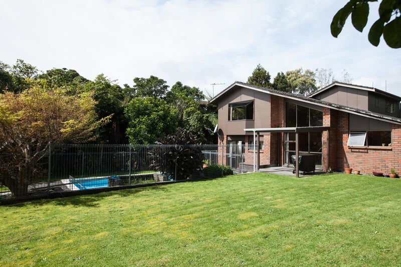 18 Pararewa Drive, Whalers Gate, New Plymouth - Carousel 1