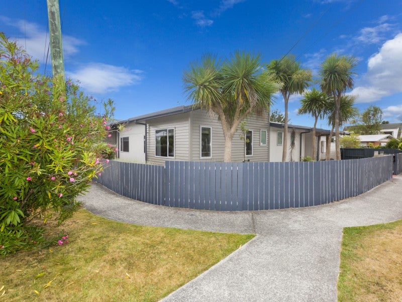 21 Pempsey Street, Silverstream, Upper Hutt - Carousel 2