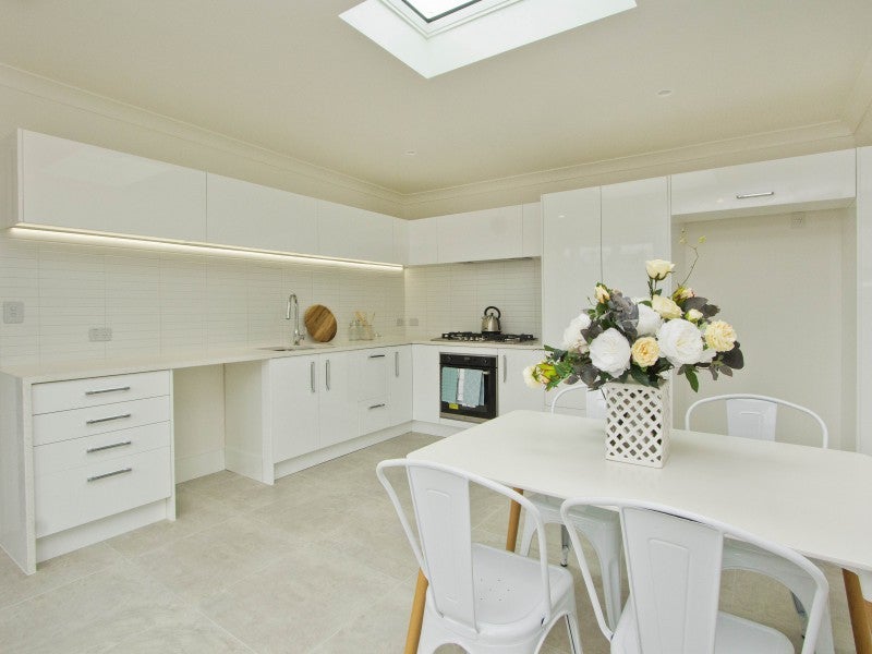 6 Tory Street, Petone, Lower Hutt - Carousel 2