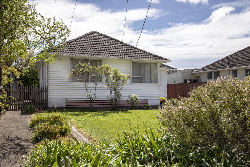 5/10 Rainey Grove, Taita, Lower Hutt - Carousel 1