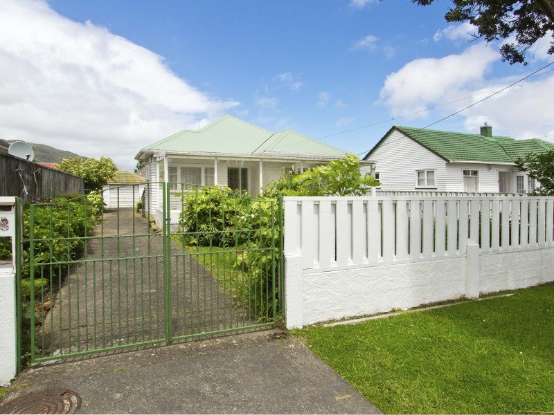 38 Thornycroft Avenue, Epuni, Lower Hutt - Carousel 1