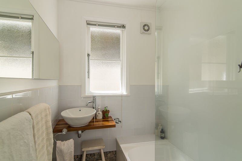 130 Darlington Road, Miramar, Wellington - Carousel 17