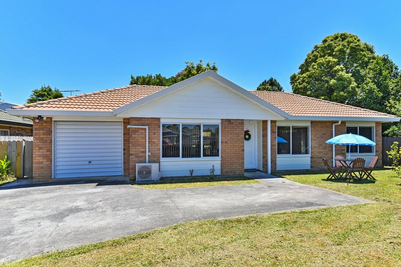 11 Horlicks Place, Randwick Park, Auckland - Carousel 1