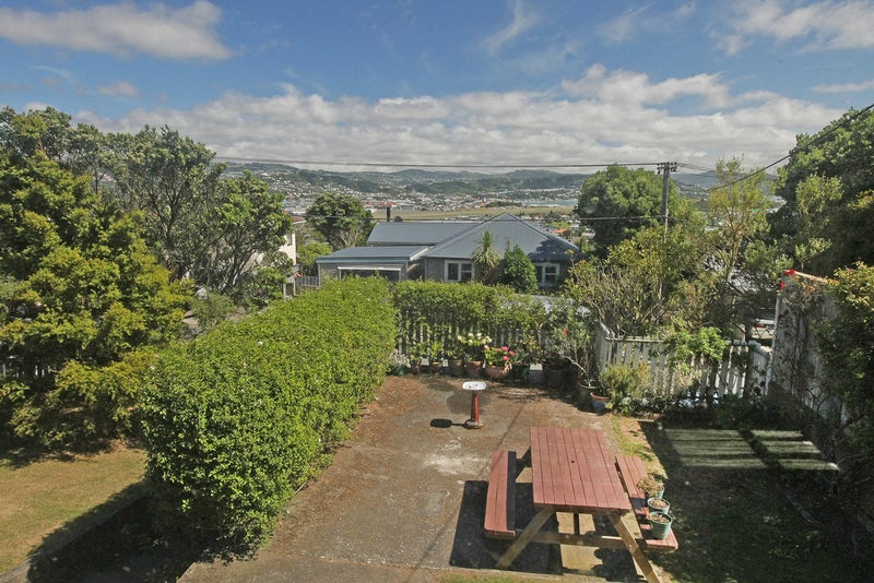 25 Ahuriri Street, Strathmore Park, Wellington - Carousel 2