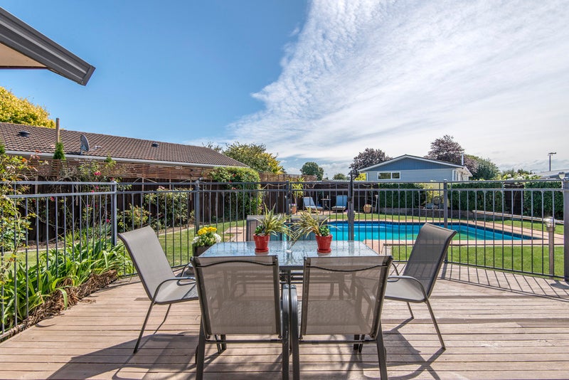 17A Valecrest Avenue, Parklands, Christchurch - Carousel 2
