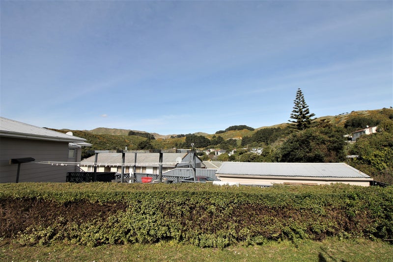 6 Swansea Street, Cannons Creek, Porirua - Carousel 18