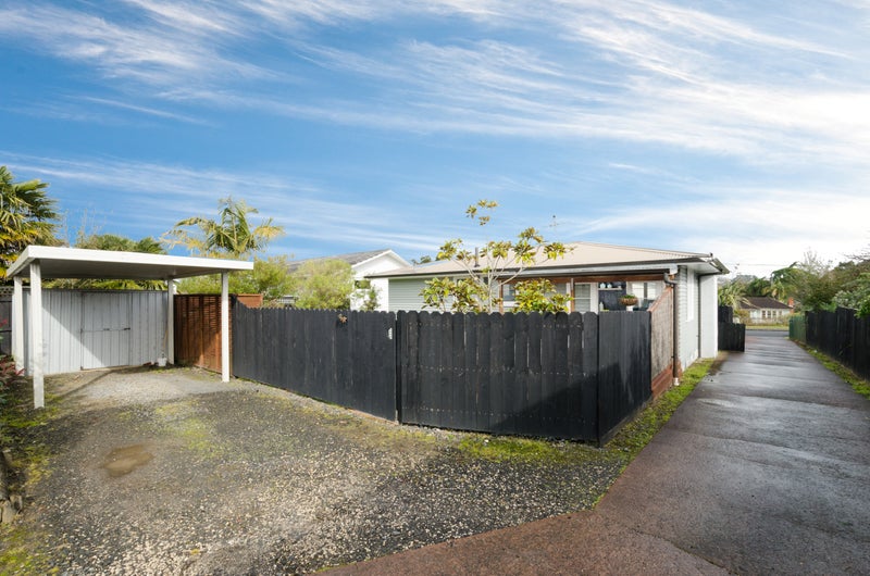 2/27 Abbotleigh Avenue, Te Atatū Peninsula, Auckland - Carousel 16