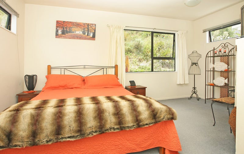 4/420 Queens Drive, Lyall Bay, Wellington - Carousel 1