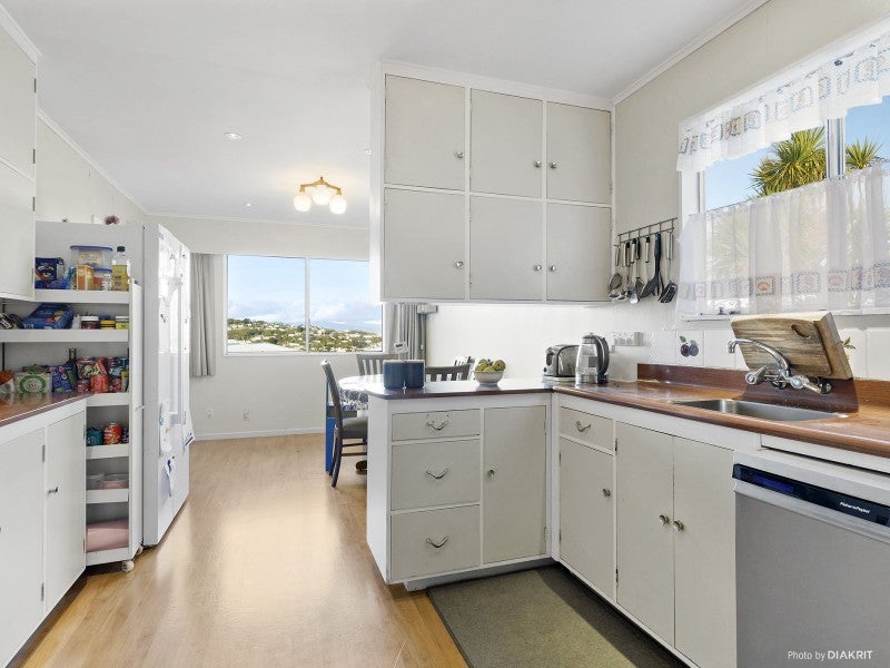 6 Rossport Street, Johnsonville, Wellington - Carousel 2
