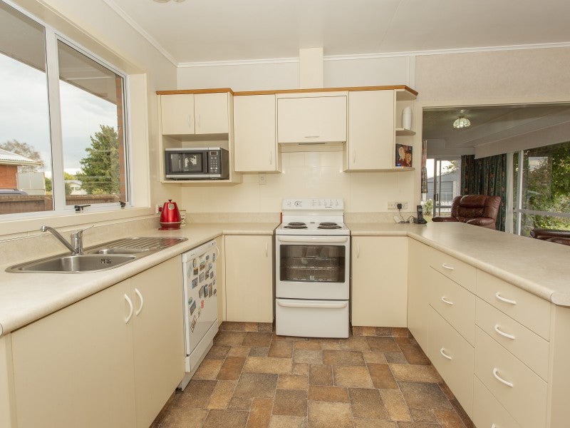 95 Grove Street, Tinwald, Ashburton - Carousel 2