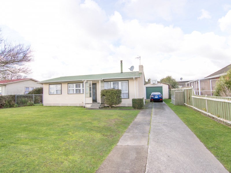 41 Clausen Street, Takaro, Palmerston North - Carousel 1