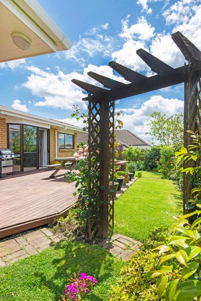 2/32 Simmental Crescent, Somerville, Manukau - Carousel 16