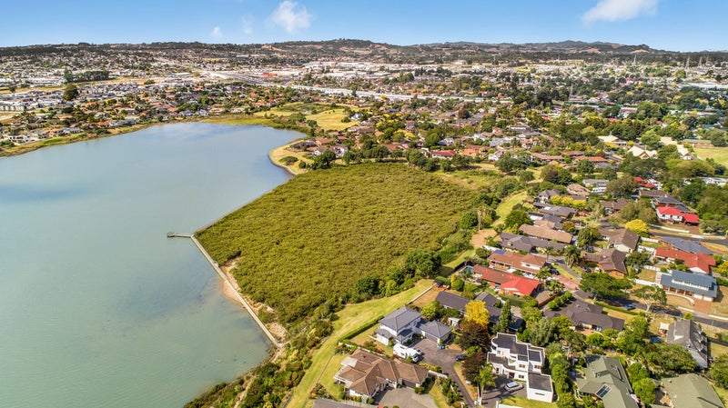 9 Tytus Place, Conifer Grove, Takanini - Carousel 23