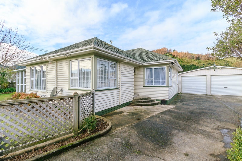 14 Miles Crescent, Wainuiomata, Lower Hutt - Carousel 2
