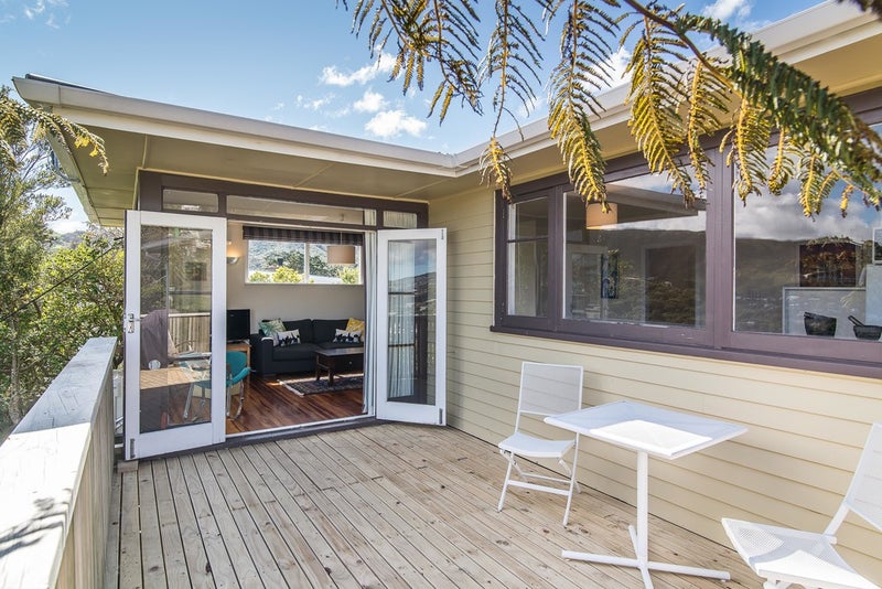 35 Imlay Crescent, Ngaio, Wellington - Carousel 1