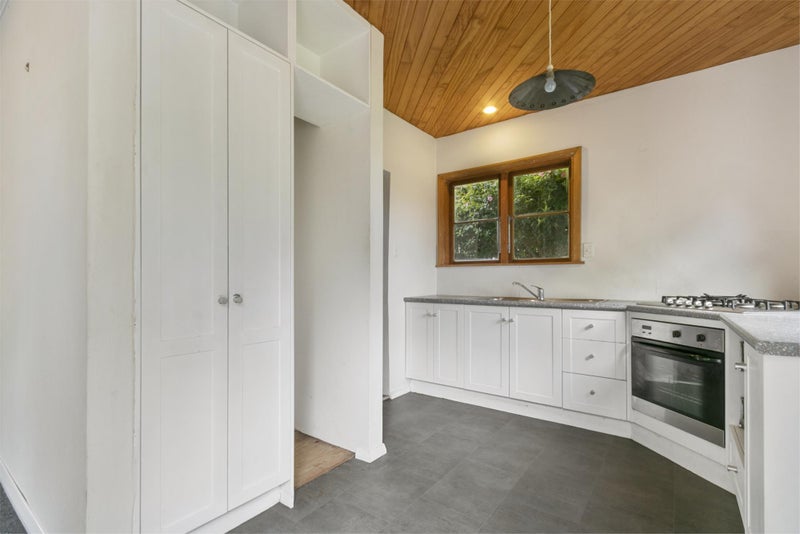 10 Hugh Duncan Street, Haywards, Lower Hutt - Carousel 2