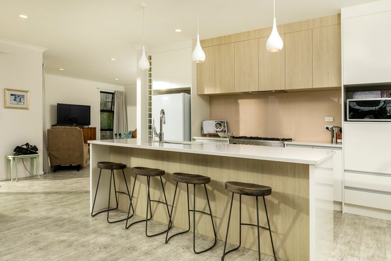 13 Remana Crescent, Huapai, Kumeu - Carousel 2