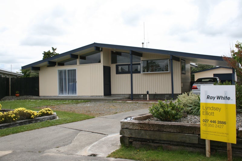10 Motuoapa Place, Kelvin Grove, Palmerston North - Carousel 1
