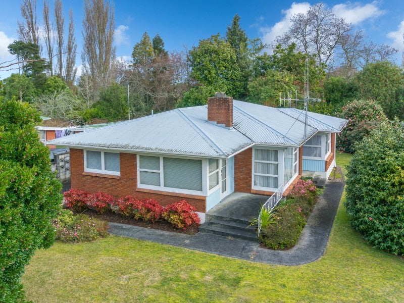 27 Hooker Avenue, Chedworth, Hamilton - Carousel 2