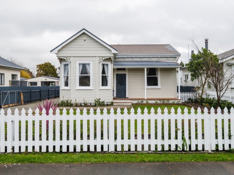 4 Hinaki Street, Inner Kaiti, Gisborne - Carousel 1