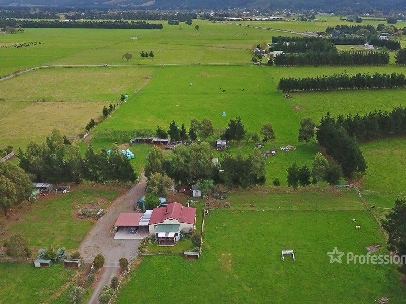 42 Camp Road, Featherston - Carousel 19