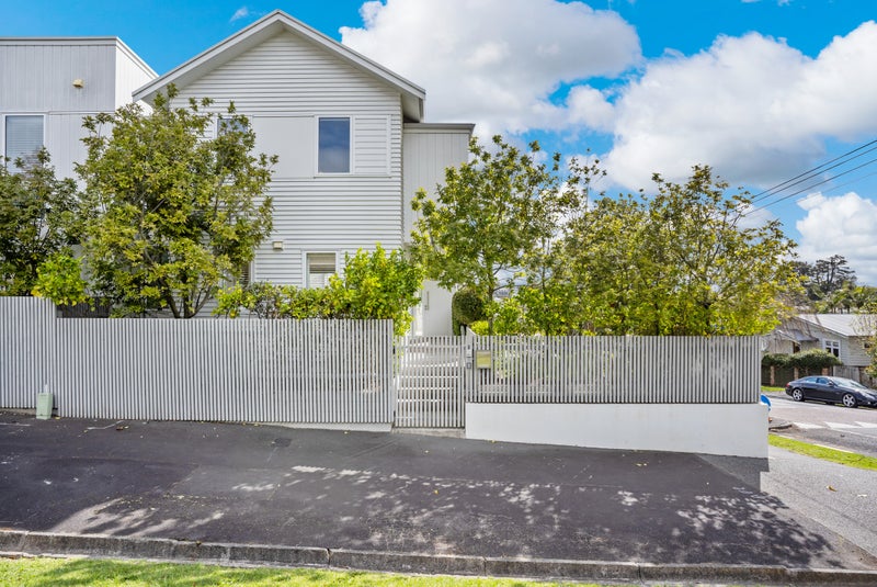 21D Farrar Street, Grey Lynn, Auckland - Carousel 2