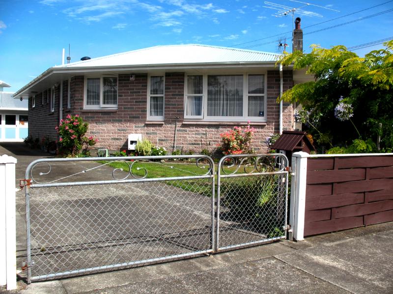 2 Barraud Street, Avalon, Lower Hutt - Carousel 1