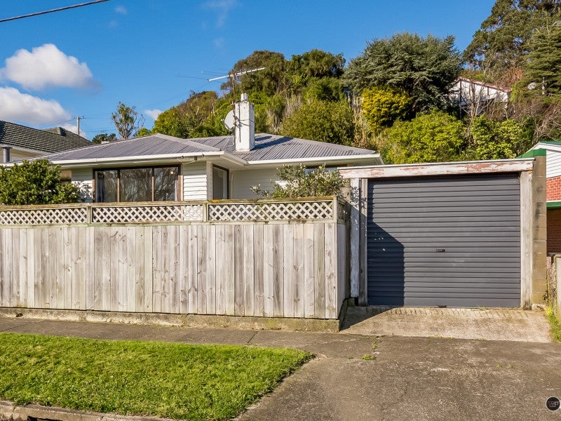 212 Waddington Drive, Naenae, Lower Hutt - Carousel 1