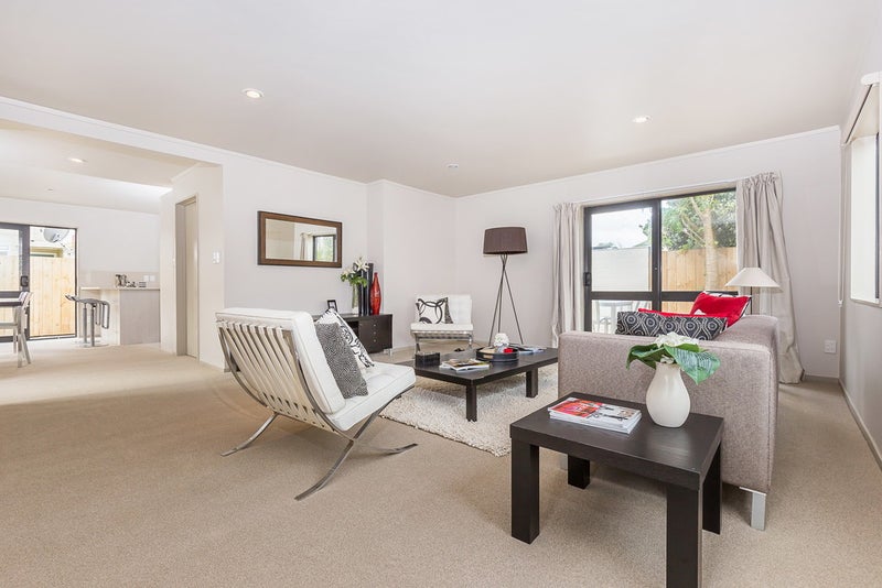 22B Kawiti Avenue, Point England, Auckland - Carousel 2