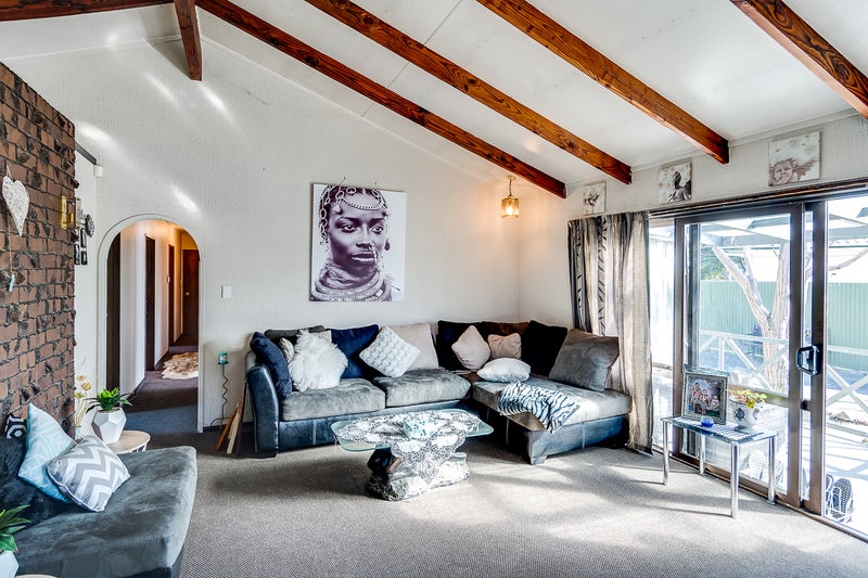 82 Atherfold Crescent, Greenmeadows, Napier - Carousel 2