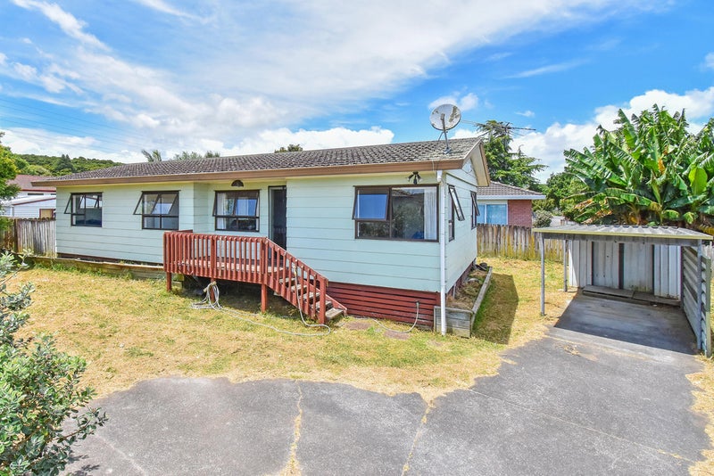 2/6 Kirklow Place, Goodwood Heights, Auckland - Carousel 1
