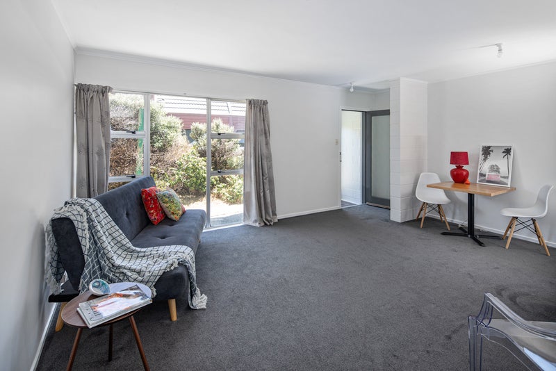 4/105 Apu Crescent, Lyall Bay, Wellington - Carousel 1