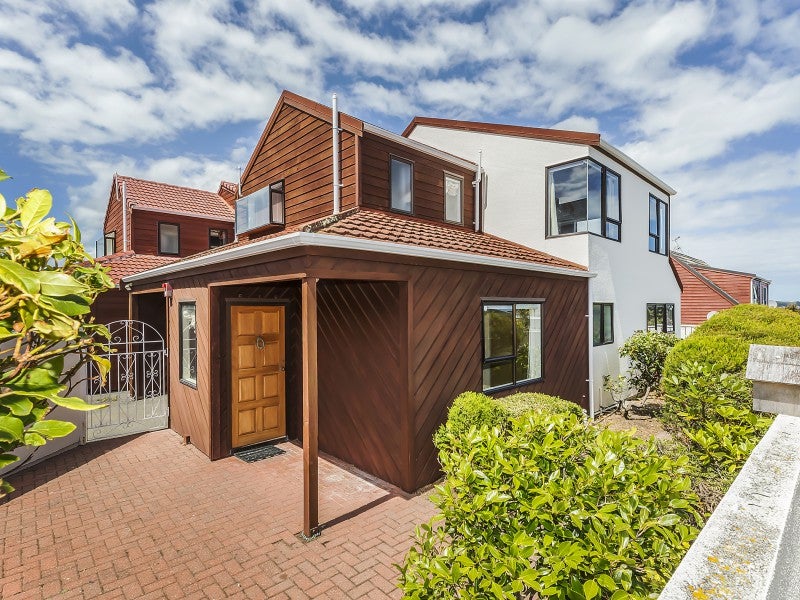 18A Rangitane Street, Maupuia, Wellington - Carousel 1