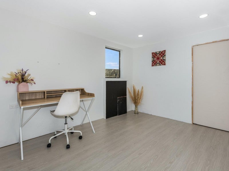 444 Warspite Avenue, Ascot Park, Porirua - Carousel 15