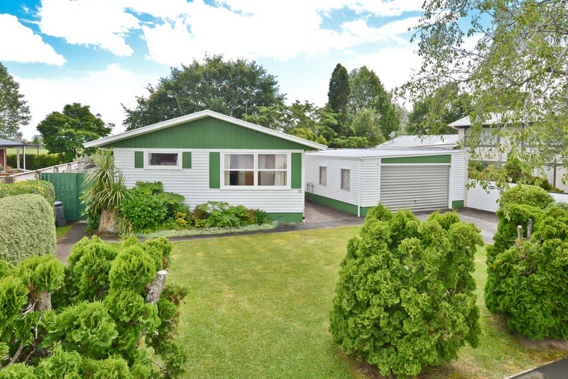 15 Thorpe Street, Fairview Downs, Hamilton - Carousel 1