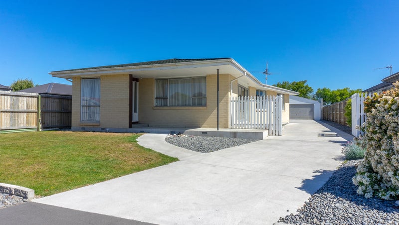 153 Queenspark Drive, Parklands, Christchurch - Carousel 1