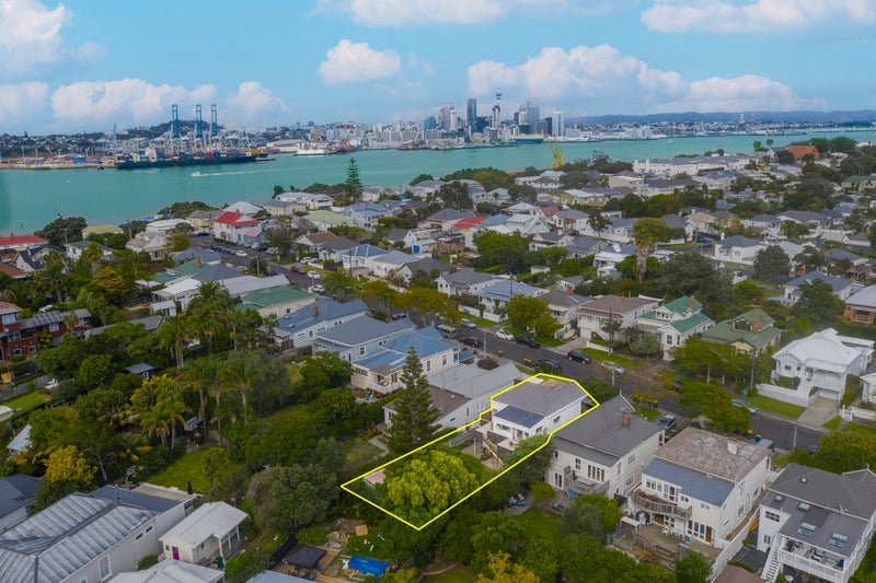 22 Roslyn Terrace, Devonport, Auckland - Carousel 1