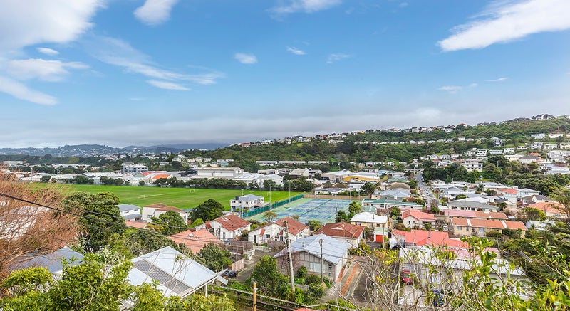 98 Darlington Road, Miramar, Wellington - Carousel 24